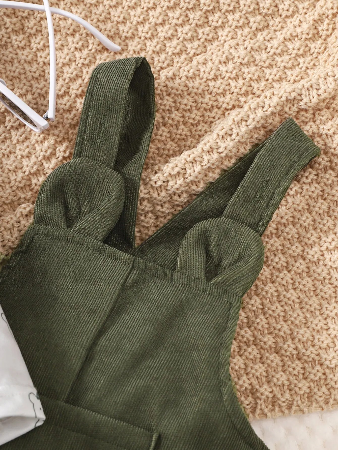 Babyset Mit Bärenmotiv - Langarmoberteil Und Grüne Hose Für 3-24 Monate, Nachhaltige Materialien 4