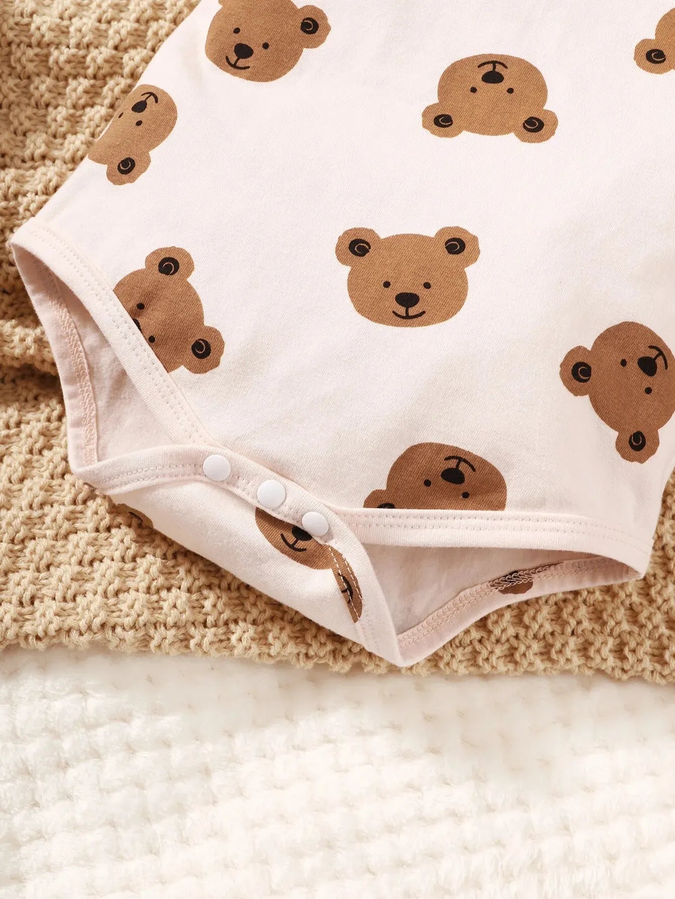 BabyKleidung Neugeborene - 4-teiliges Baumwollset für 0-9 Monate mit Cartoon-Muster 3