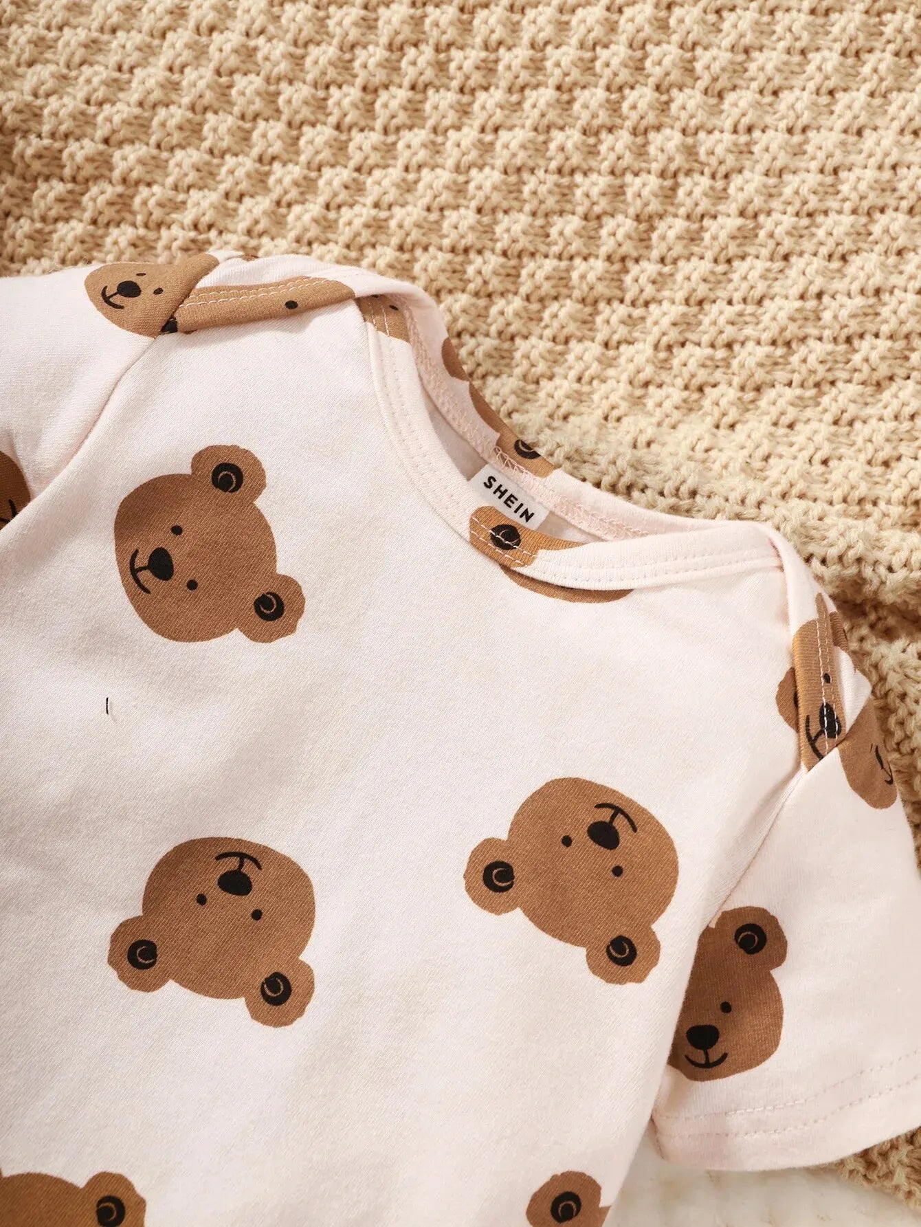 BabyKleidung Neugeborene - 4-teiliges Baumwollset für 0-9 Monate mit Cartoon-Muster 2